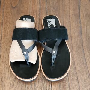 Sorel Women's Black and Tan Sandals